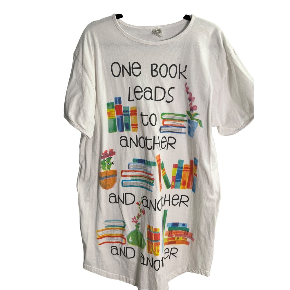 VTG One Book Leads To Another Nightshirt OS White Cotton Books Graphic Sleepwear